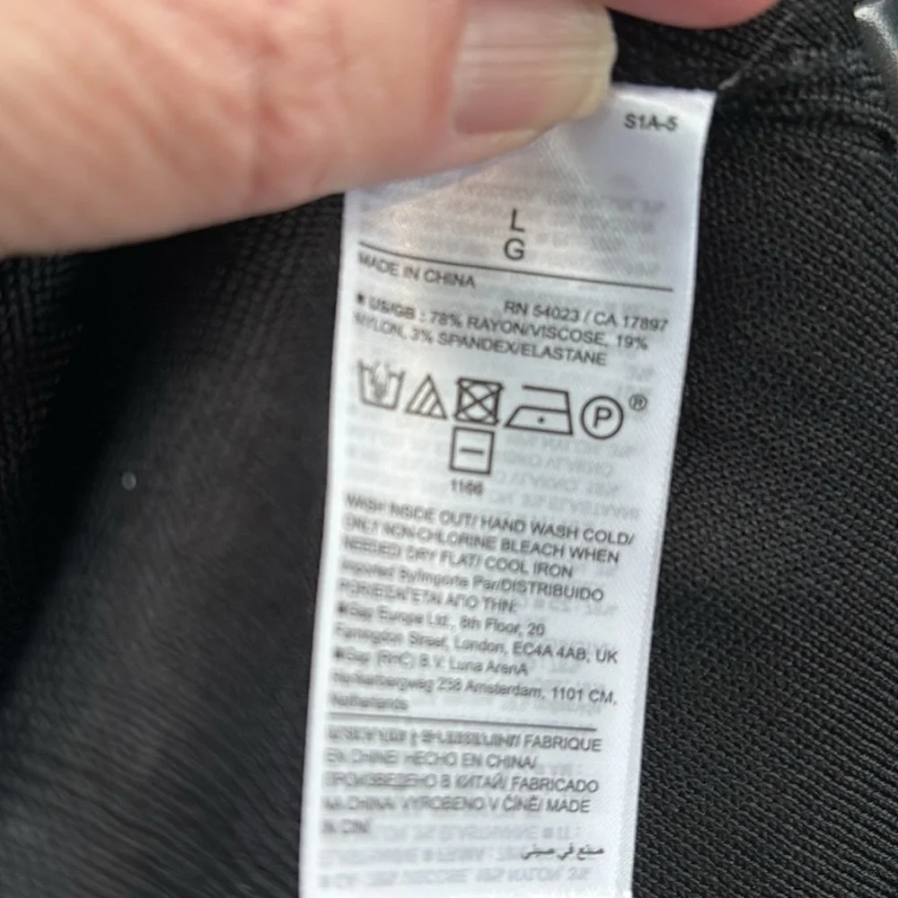 NWT Banana Republic Carolina Square Neck Black Sweater Size Large.